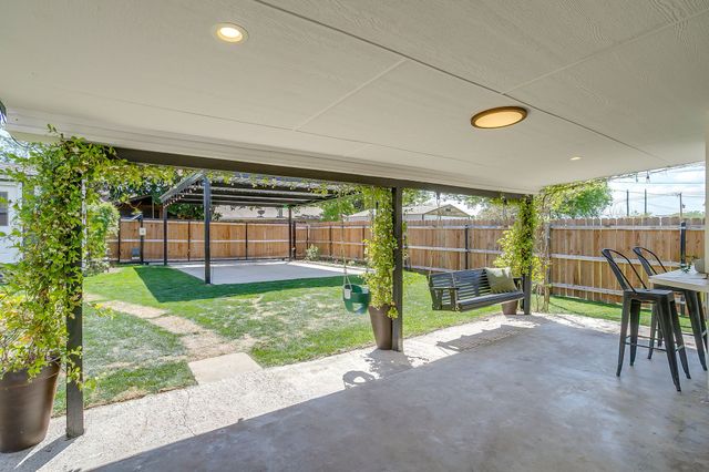 216 E Grubb Drive, Mesquite, TX 75149