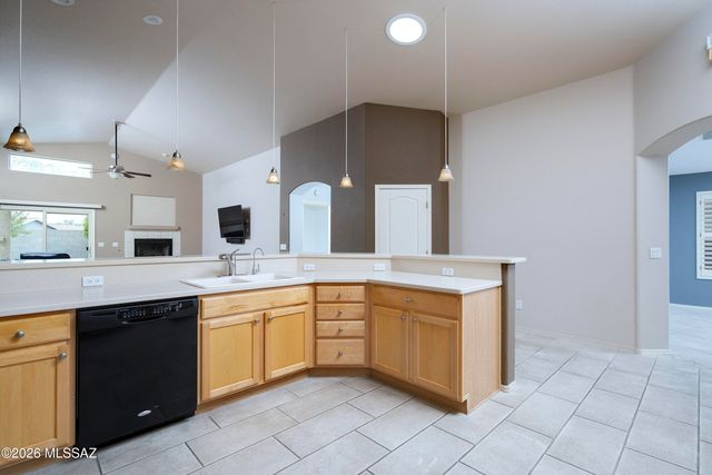 10172 E Gray Hawk Drive, Tucson, AZ 85730