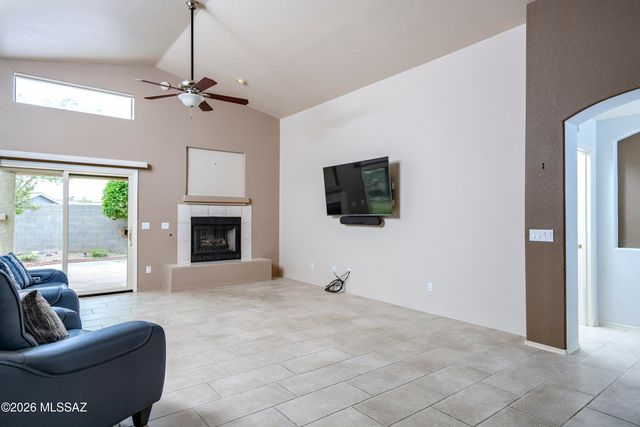 10172 E Gray Hawk Drive, Tucson, AZ 85730