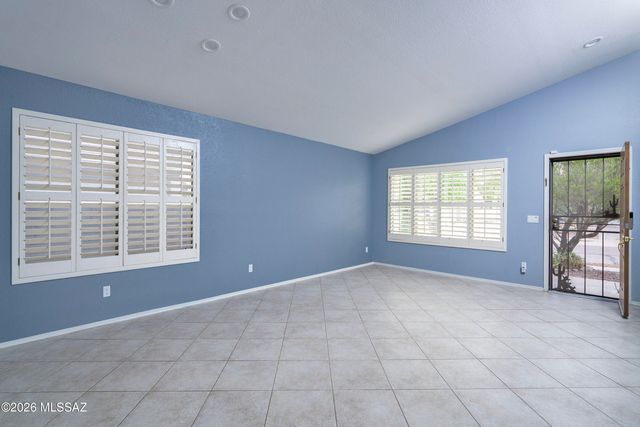 10172 E Gray Hawk Drive, Tucson, AZ 85730