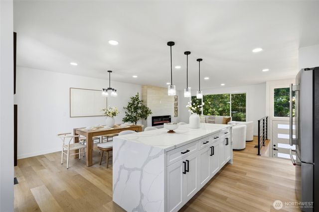 12936 NE 130th St, Kirkland, WA 98034