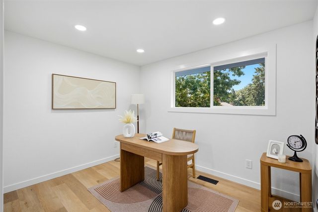 12936 NE 130th St, Kirkland, WA 98034