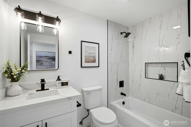 12936 NE 130th St, Kirkland, WA 98034