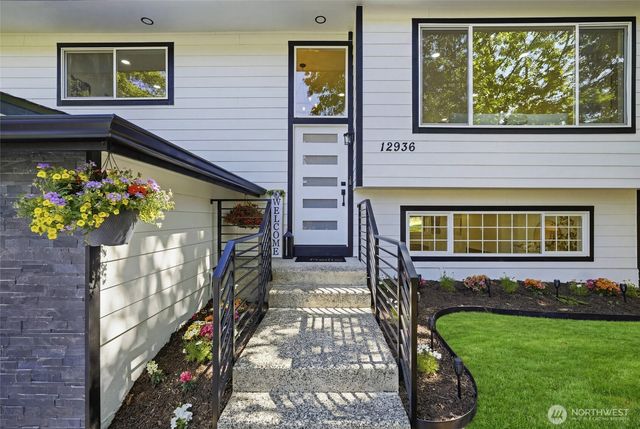 12936 NE 130th St, Kirkland, WA 98034