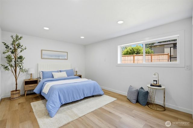 12936 NE 130th St, Kirkland, WA 98034