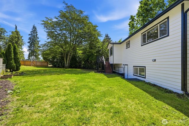 12936 NE 130th St, Kirkland, WA 98034