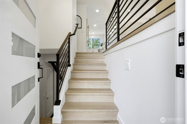 12936 NE 130th St, Kirkland, WA 98034