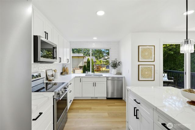12936 NE 130th St, Kirkland, WA 98034
