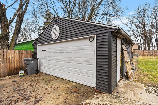 29078 County Road 12, Elkhart, IN 46514