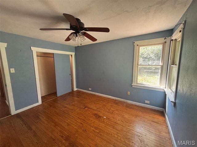 912 S 11th Street, Belleville, IL 62226