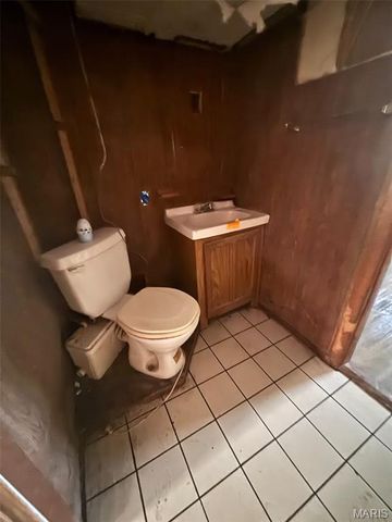 912 S 11th Street, Belleville, IL 62226