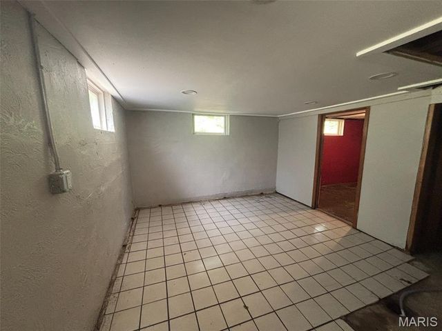 912 S 11th Street, Belleville, IL 62226