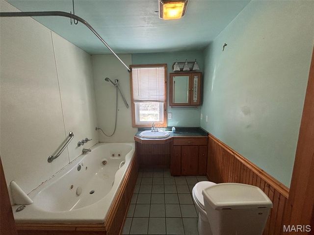 912 S 11th Street, Belleville, IL 62226