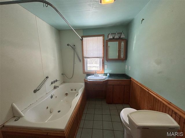 912 S 11th Street, Belleville, IL 62226