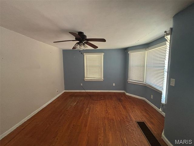 912 S 11th Street, Belleville, IL 62226