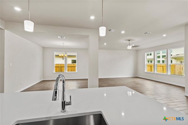 812 Waylon Circle, Killeen, TX 76542