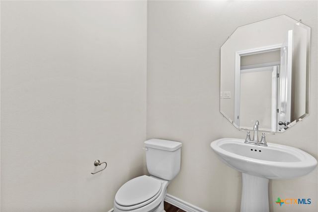 812 Waylon Circle, Killeen, TX 76542
