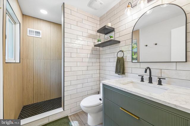 3237 DYE DR, Falls Church, VA 22042