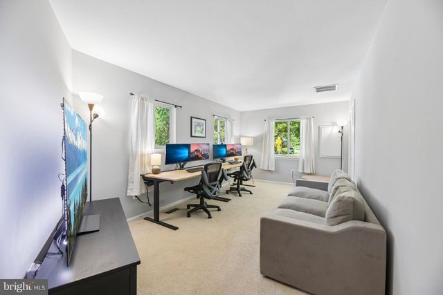 3237 DYE DR, Falls Church, VA 22042