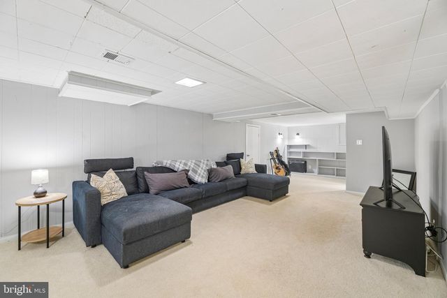 3237 DYE DR, Falls Church, VA 22042