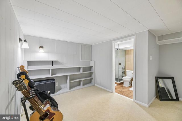 3237 DYE DR, Falls Church, VA 22042