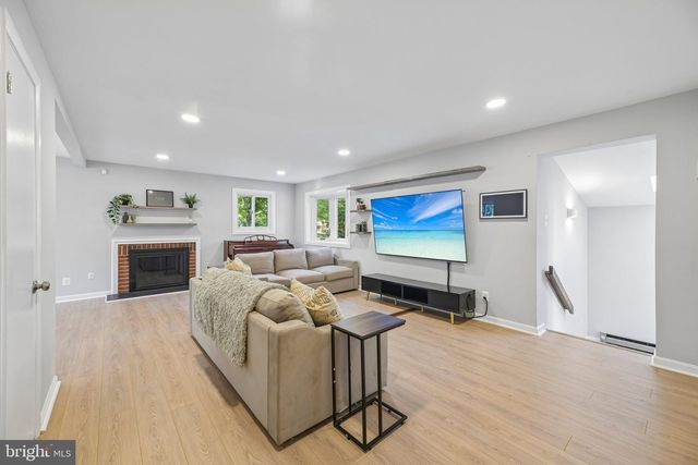3237 DYE DR, Falls Church, VA 22042