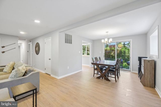 3237 DYE DR, Falls Church, VA 22042