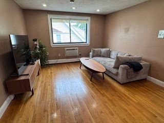 47 Gardner St 12, Boston, MA 02134