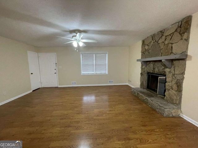 2595 Woodland Drive NW, Kennesaw, GA 30152