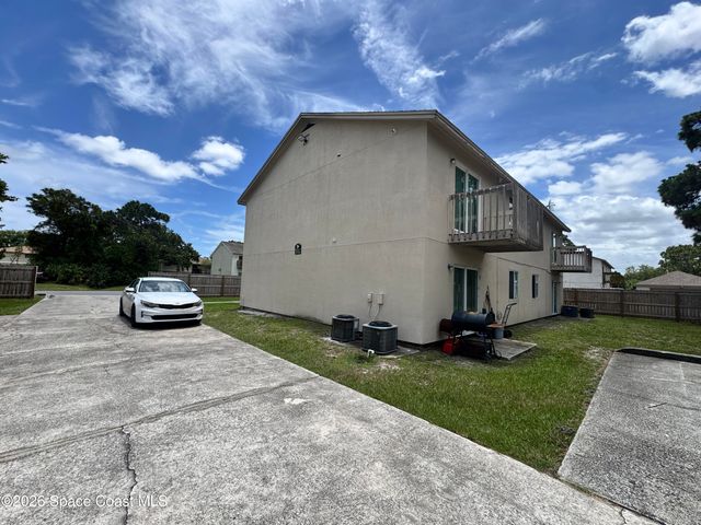 2012 Tree Ridge Lane NE, Palm Bay, FL 32905