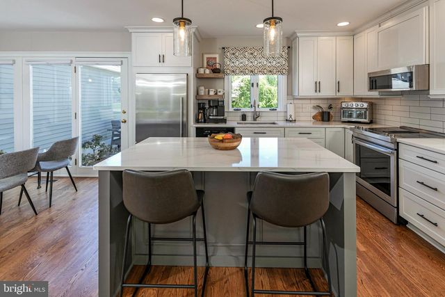 3 TIMKAK LANE, Pennington, NJ 08534
