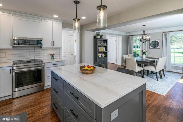 3 TIMKAK LANE, Pennington, NJ 08534