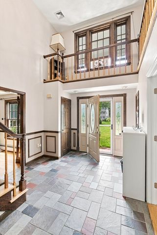 24 Crossbow Ln, North Andover, MA 01845