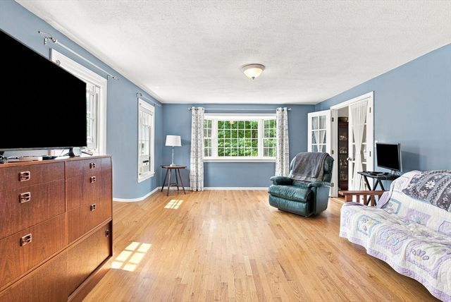 24 Crossbow Ln, North Andover, MA 01845