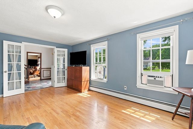 24 Crossbow Ln, North Andover, MA 01845