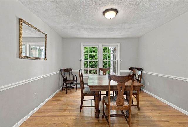 24 Crossbow Ln, North Andover, MA 01845