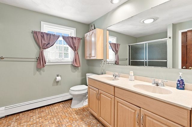 24 Crossbow Ln, North Andover, MA 01845