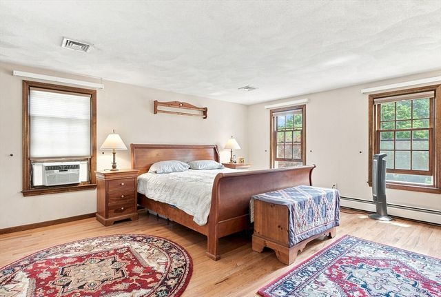 24 Crossbow Ln, North Andover, MA 01845
