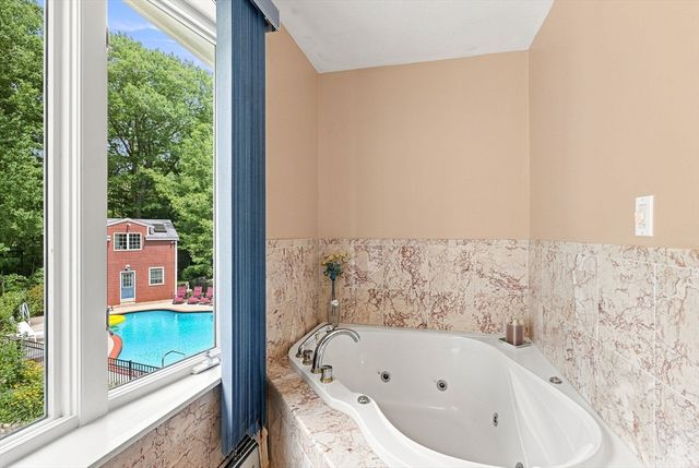 24 Crossbow Ln, North Andover, MA 01845