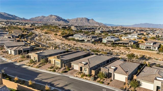 12468 Primrose Grove Lane, Las Vegas, NV 89138