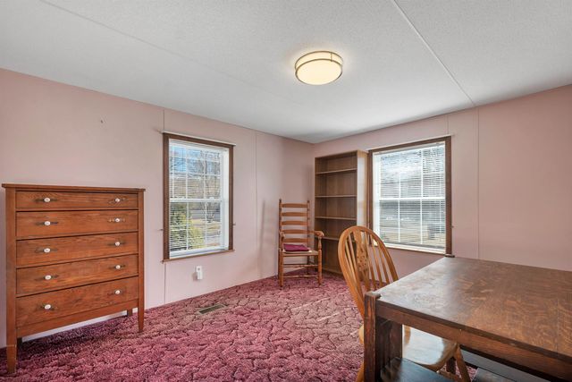 69 Oak Drive, North Hampton, NH 03862