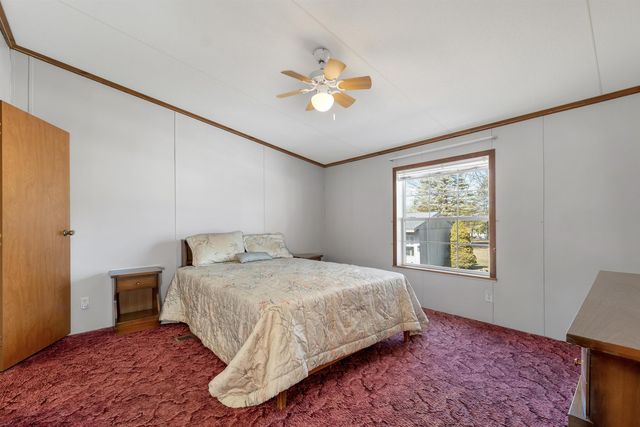 69 Oak Drive, North Hampton, NH 03862