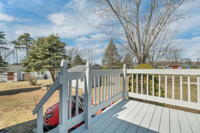 69 Oak Drive, North Hampton, NH 03862