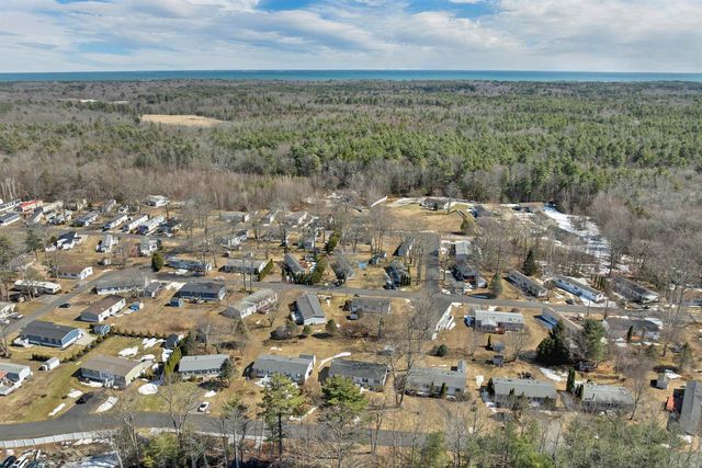 69 Oak Drive, North Hampton, NH 03862