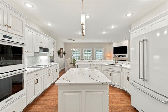 209 Ridgefield, Bentonville, AR 72712