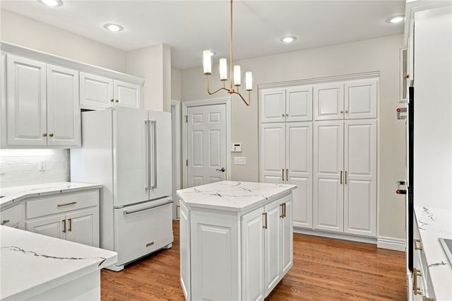 209 Ridgefield, Bentonville, AR 72712