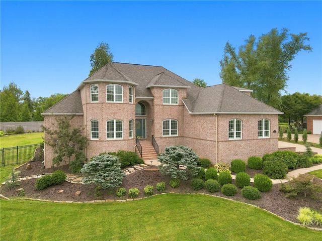 209 Ridgefield, Bentonville, AR 72712