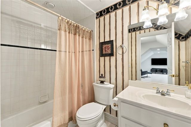 209 Ridgefield, Bentonville, AR 72712