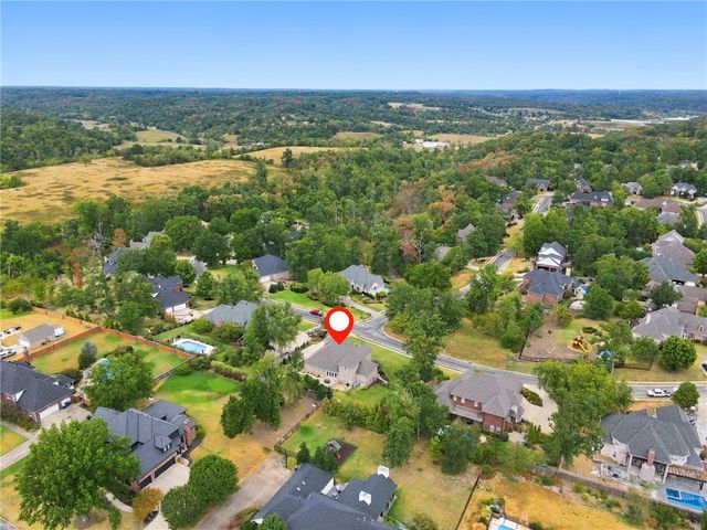 209 Ridgefield, Bentonville, AR 72712