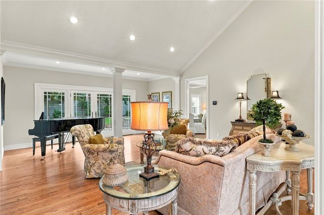 209 Ridgefield, Bentonville, AR 72712
